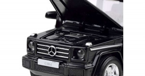 Mercedes-Benz G350d SUV 1:32 fémautó
