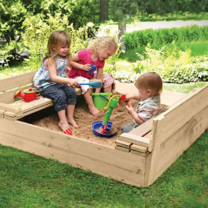 Skandi fa Homokozó paddal és fedéllel