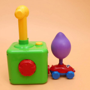 Lufi meghajtású versenyautó és űrhajó kilövőállomással