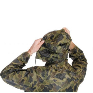 Modern terepmintás, pvc-vel bevont, poliészter, kétrészes esőöltöny - hordtáskával