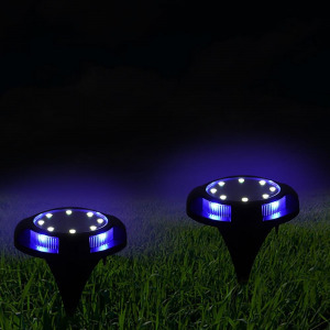 Dupla fényű, leszúrható, napelemes LED lámpa fényérzékelővel / 4 db