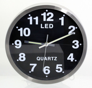 Világító LED Quartz falióra 25cm