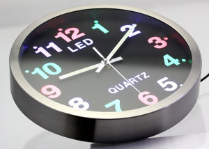 Világító LED Quartz falióra 25cm