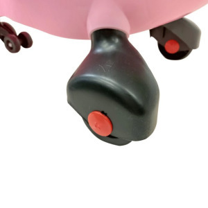 Pedál nélküli kicsi rózsaszín kocsi