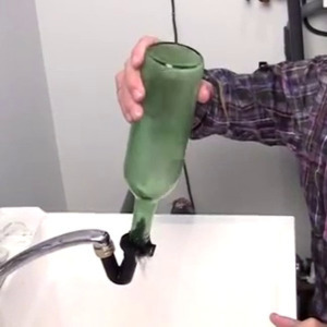 Csapra szerelhető szimpla üvegöblítő