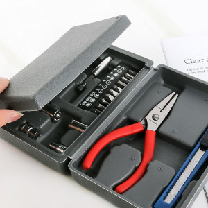 24 darabos szerszámkészlet