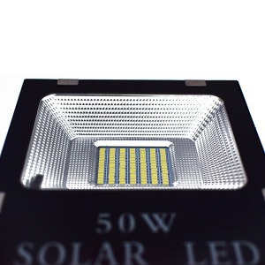 50W napelemes kültéri reflektor távirányítóval