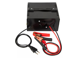 Blow Automatikus egyenirányító akkumulátortöltő 12V/24V