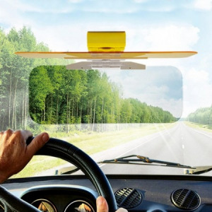 Napellenzőre csatolható látássegítő