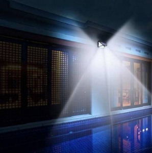 100 LED-es napelemes mozgásérzékelős kültéri fali lámpa