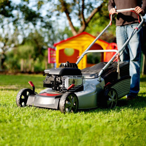 Riwall PRO RPM 4235 önjáró multifunkciós fűnyíró