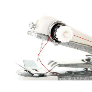 Praktikus hordozható mini kézi varrógép