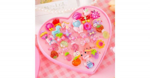 Kislányos gyűrű szett, szív dobozban, 36 db gyűrű