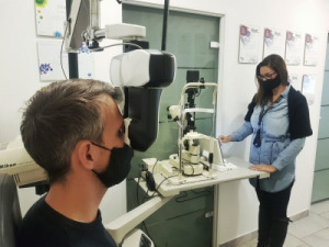 Bifokális szemüveg - Essilor lencse, kerettel és érintésmentes látásvizsgálattal
