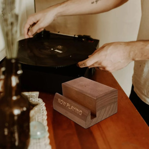 Prémium fekete fa vinyl lemez és CD tároló polc