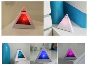 Színváltós piramis óra asztali óra