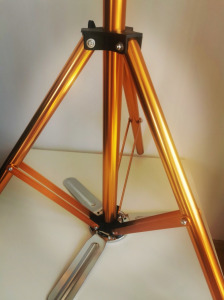 Babafej tartó állvány - kék vagy arany színben