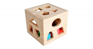 Színes fa válogató kocka, fejlesztő játék
