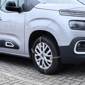 Hólánc készlet - 8 darab, kesztyű, csavarkulcs, univerzális méret