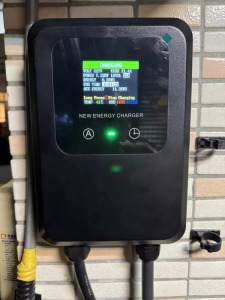 NewEnergy Fali töltőállomás elektromos autókhoz és egyéb járművekhez, színes képernyős,kártyás, 5 méter 7 kw,32A,type2