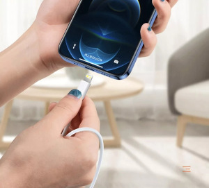 Prémium Adat- és Töltőkábel, Lightning/USB típusú, 1 méter, fehér