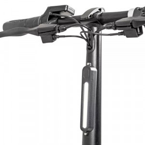 Elektromos Roller levehető üléssel, kosárral - fekete