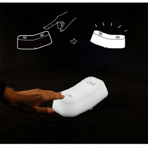 Billenő kapcsoló alakú, óriás, gravitációs-szenzoros, akkus lámpa